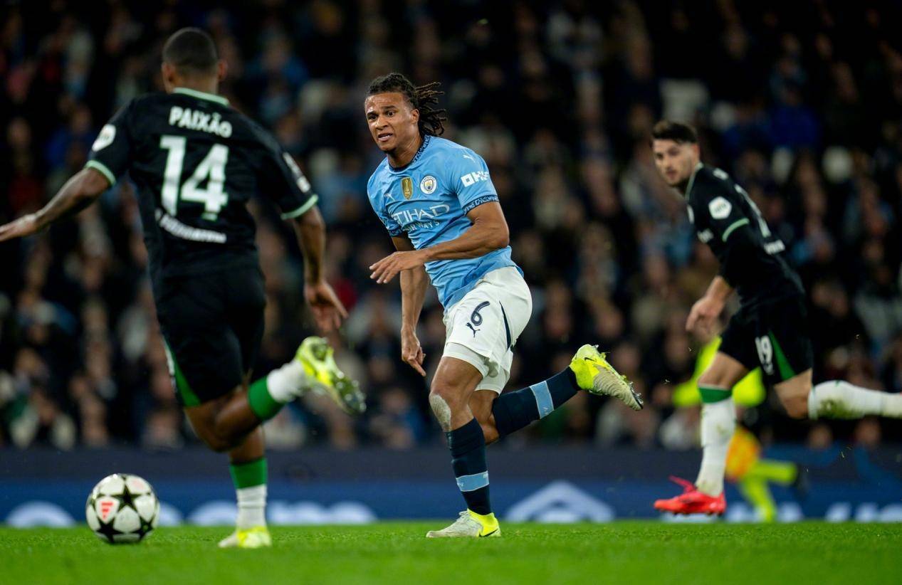 开云网页版武汉三镇上海海港韦世豪红红牌视频