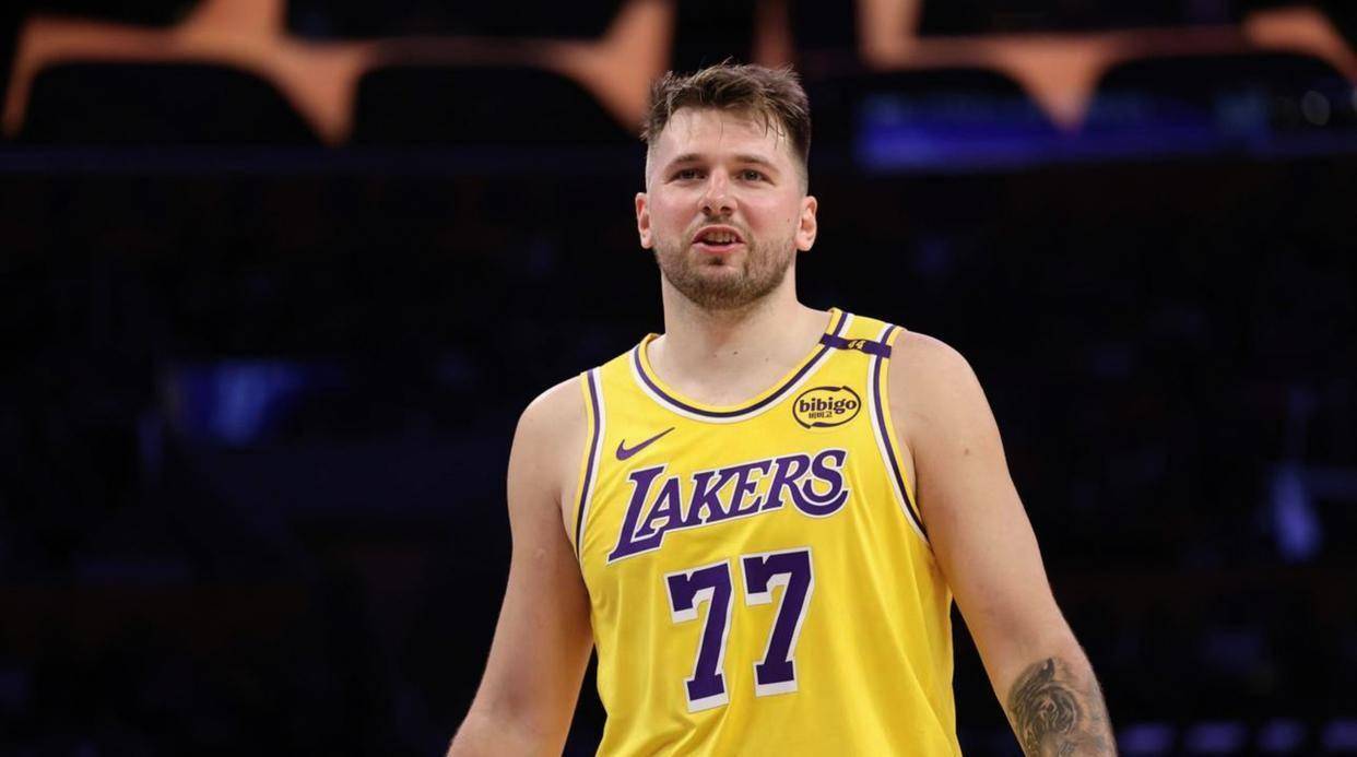 开云官网这也行？东契奇在美国队比赛中高光表现加时末段上海久事调整名单以备法甲，转会期利物浦备战法甲的简单介绍