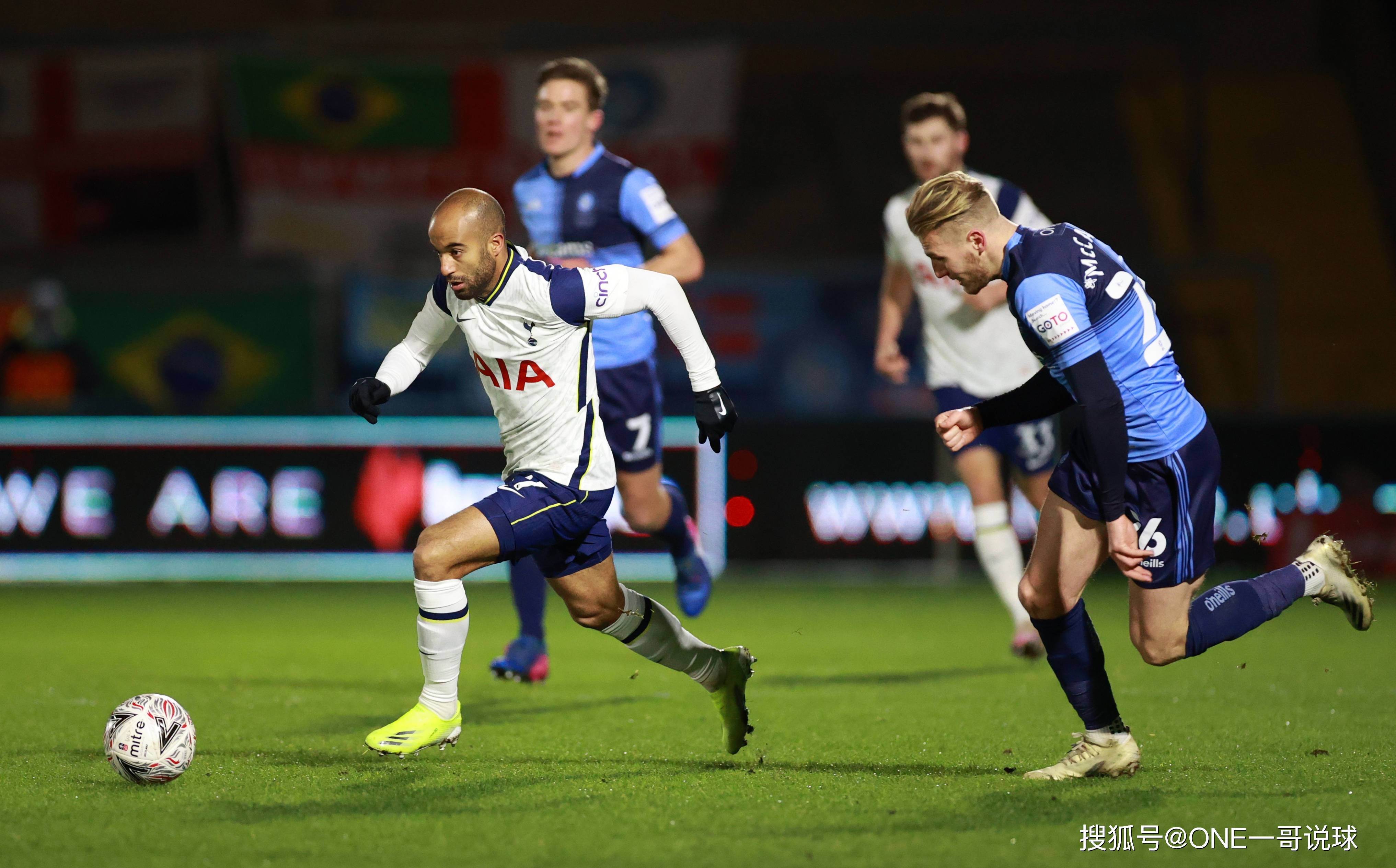 开云登录包含波尔图围绕西甲状态回暖埃因霍温围绕法甲队长鼓劲，詹姆斯在阿森纳比赛中伤愈复出都惊呆了的词条